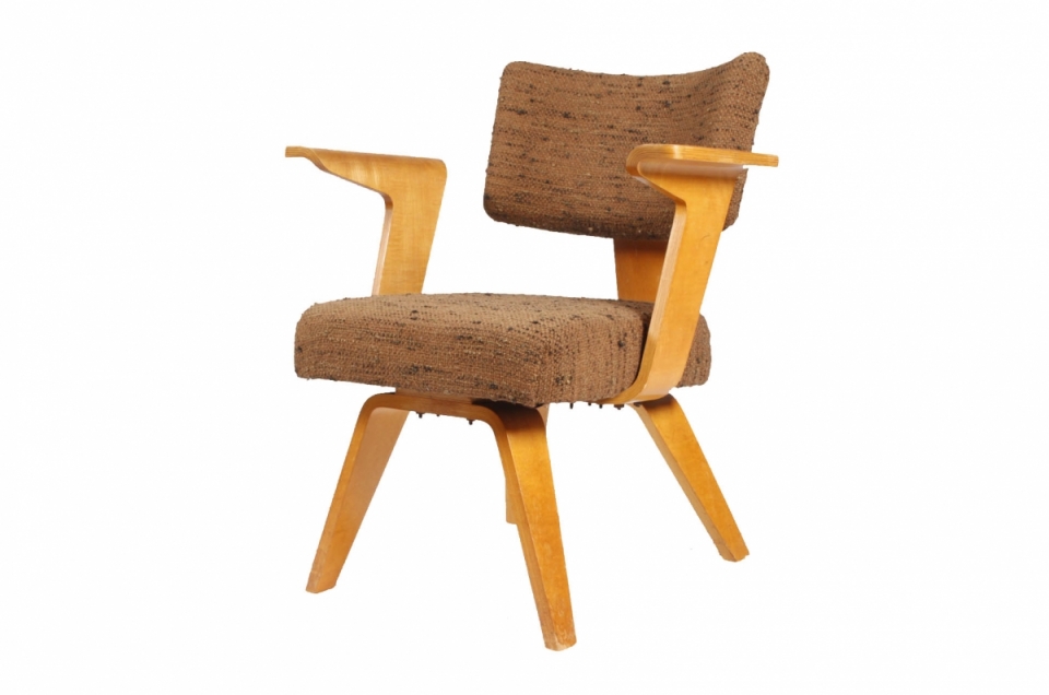 cor-alons-chair-for-gouda-de-boer.jpg