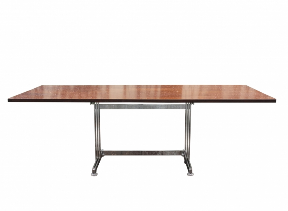 jules-wabbes-table.jpg