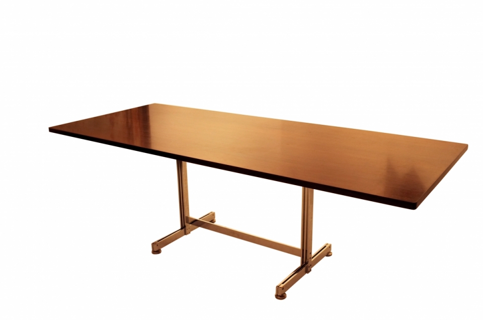 jules-wabbes-table.jpg