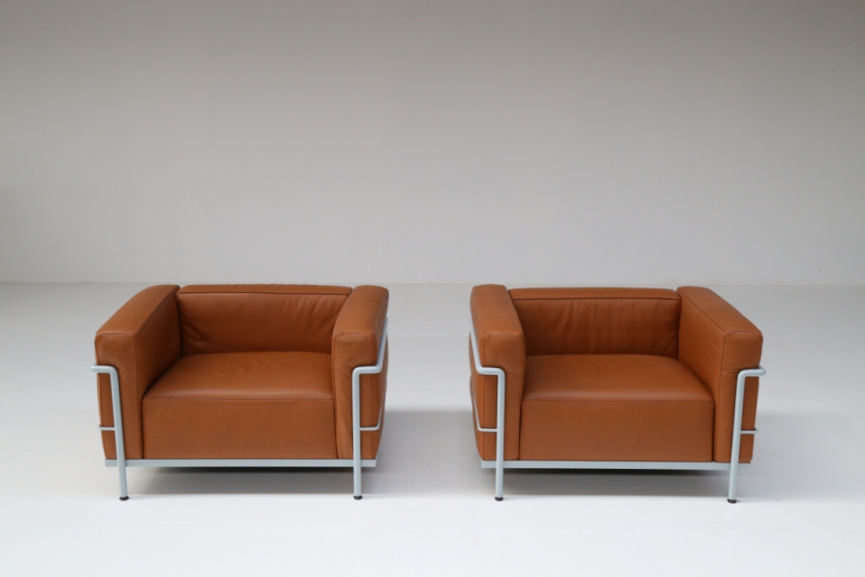 lc3-le-corbusier-cassina.jpg