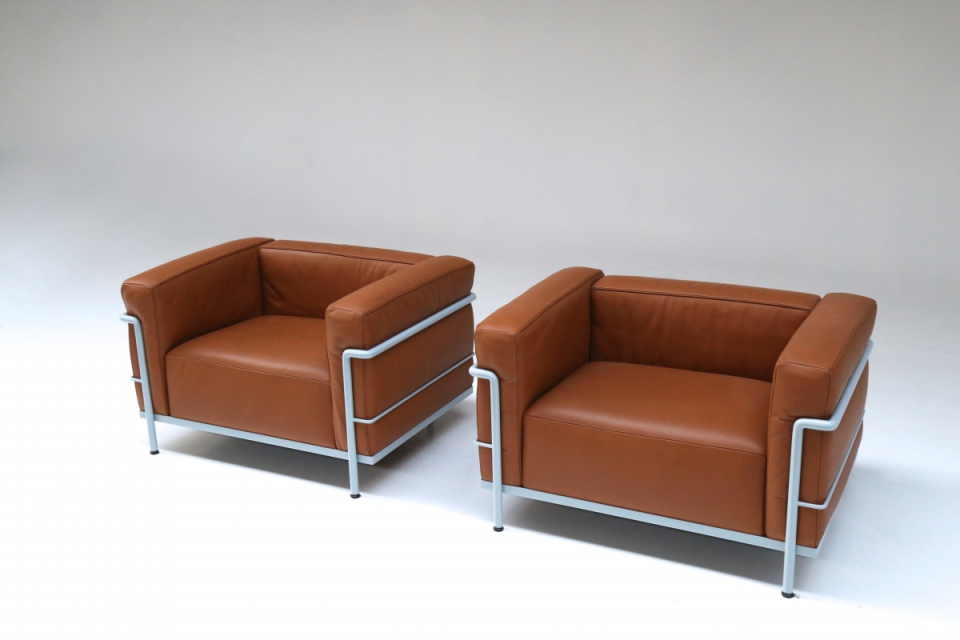 lc3-le-corbusier-cassina.jpg