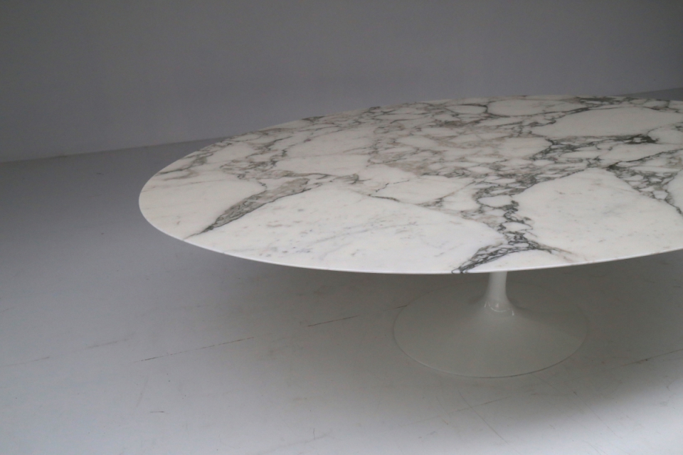 saarinen-knoll-tulip-tafel-table-ovaal.jpg