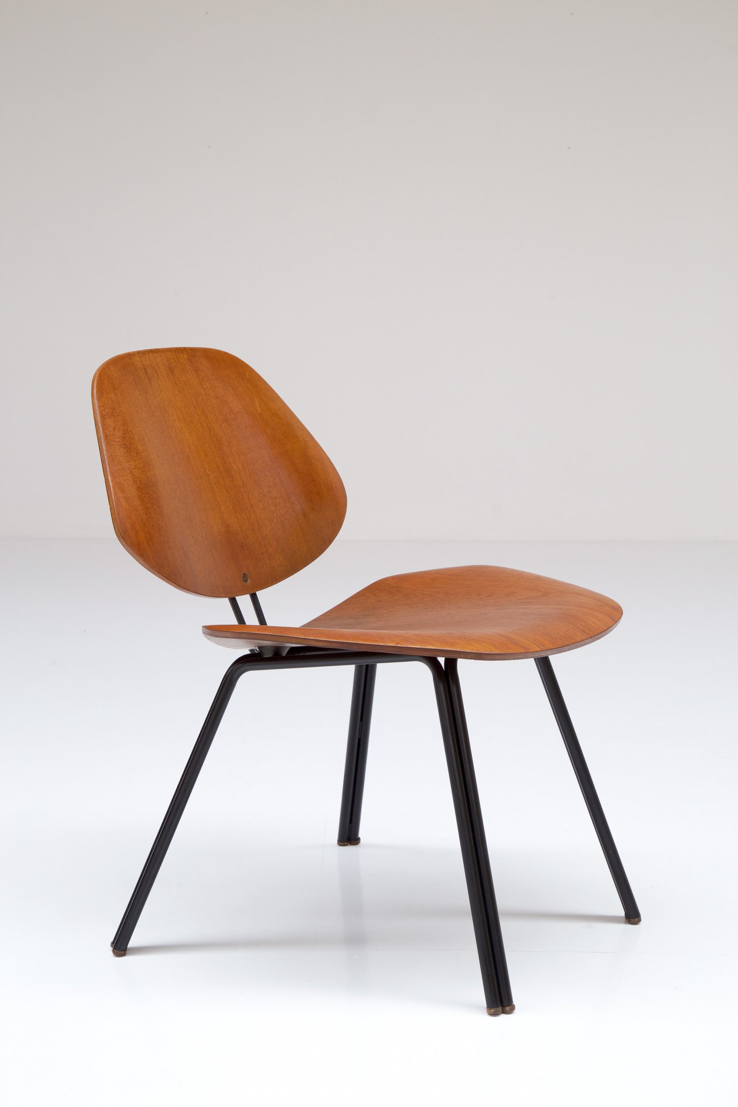 P31 lounge chair Osvaldo Borsani