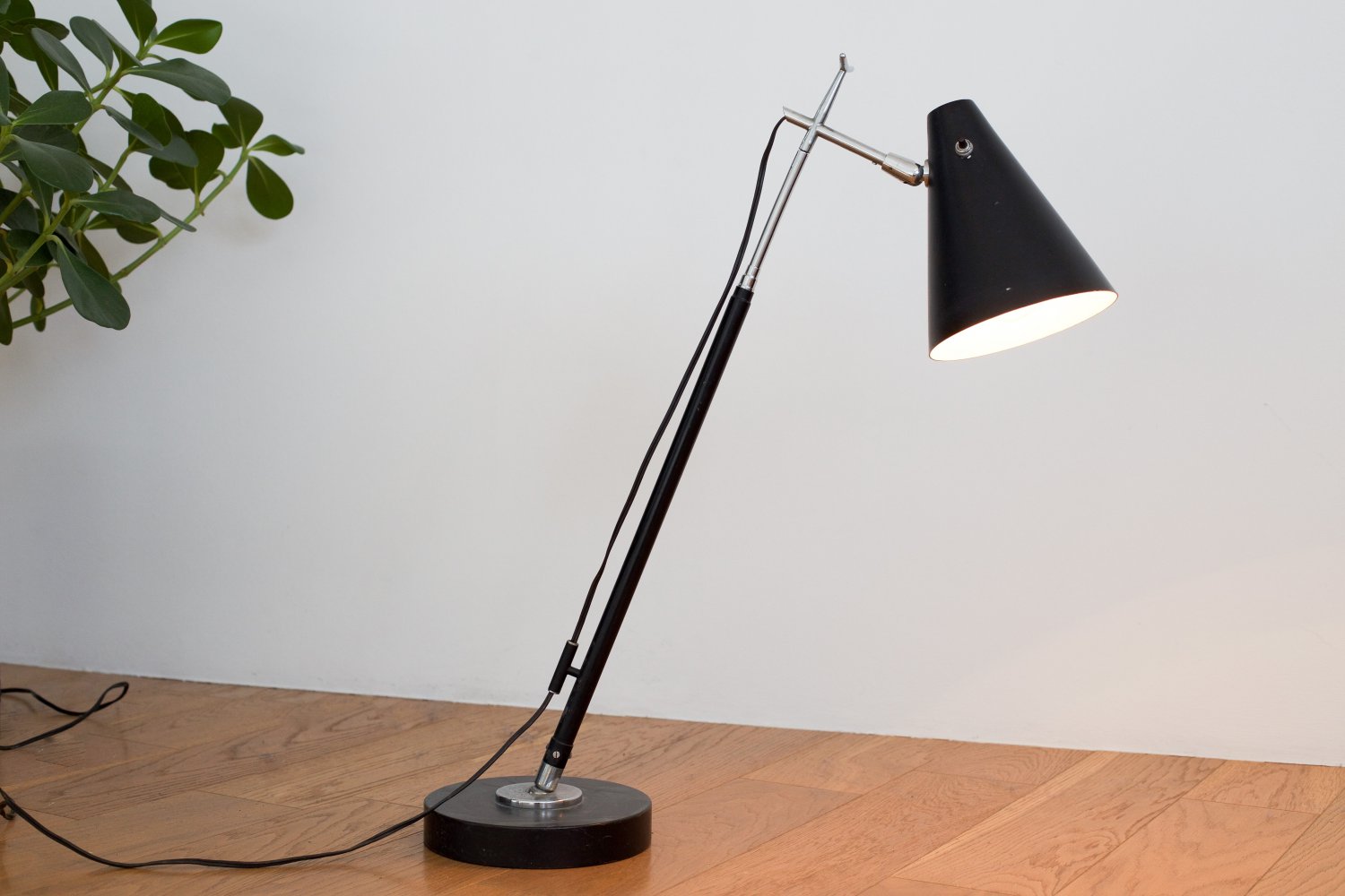 Type 201 Floor / Desk lamp by Giuseppe Ostuni and Renato Forti for Oluce