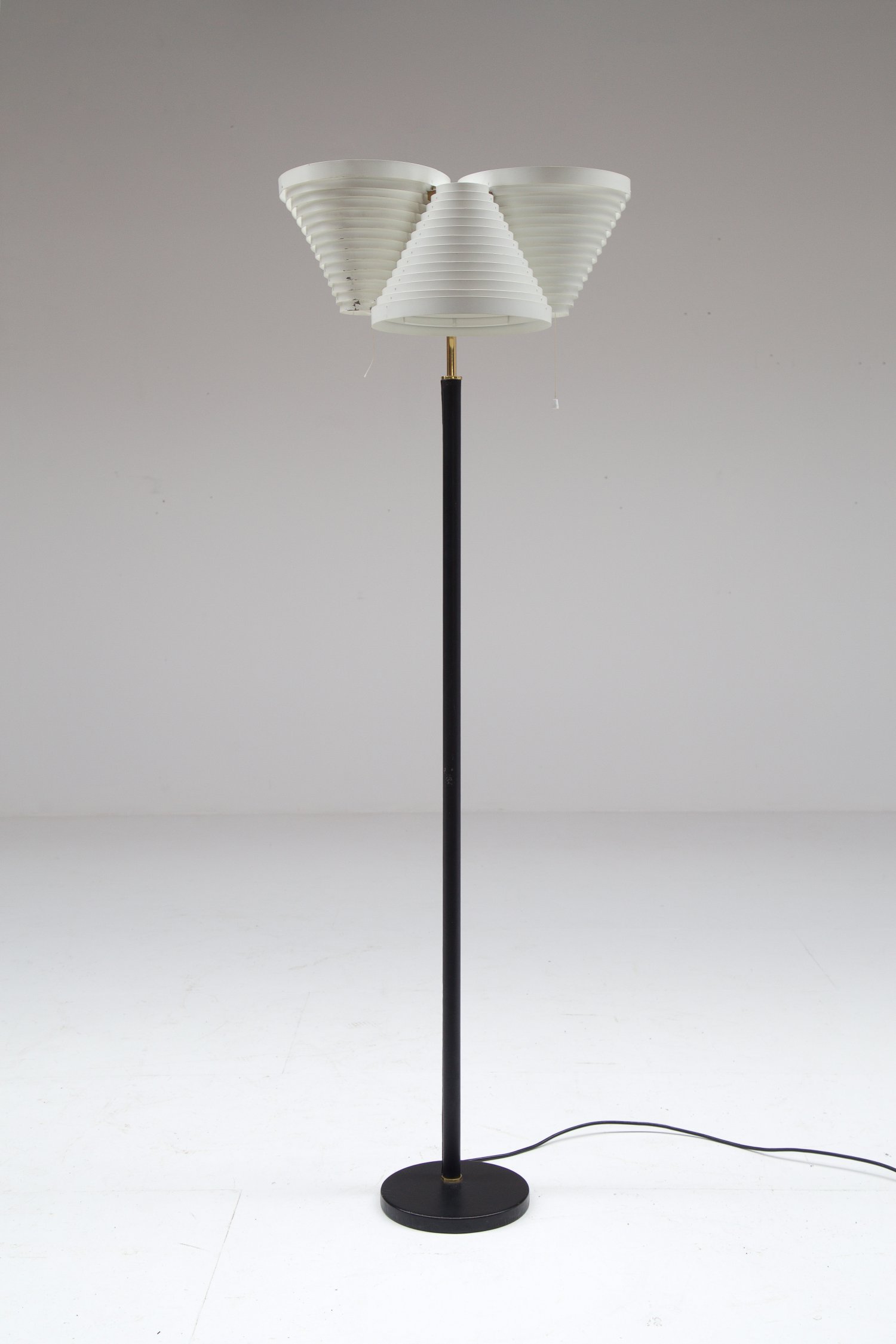 Alvar Aalto floor lamp by Valaisinpaja Oy