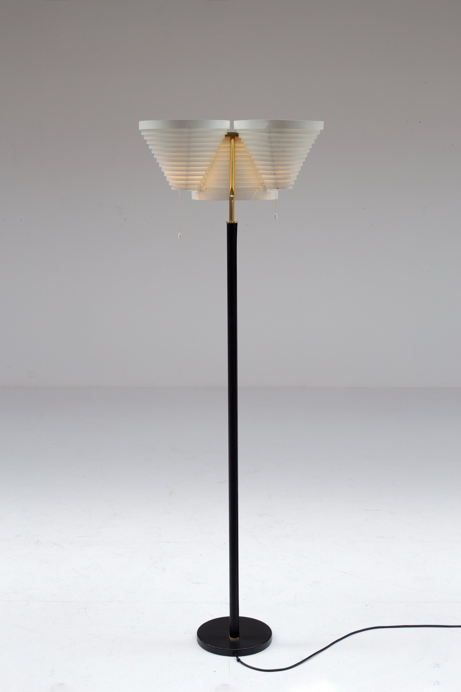 Alvar Aalto floor lamp by Valaisinpaja Oy