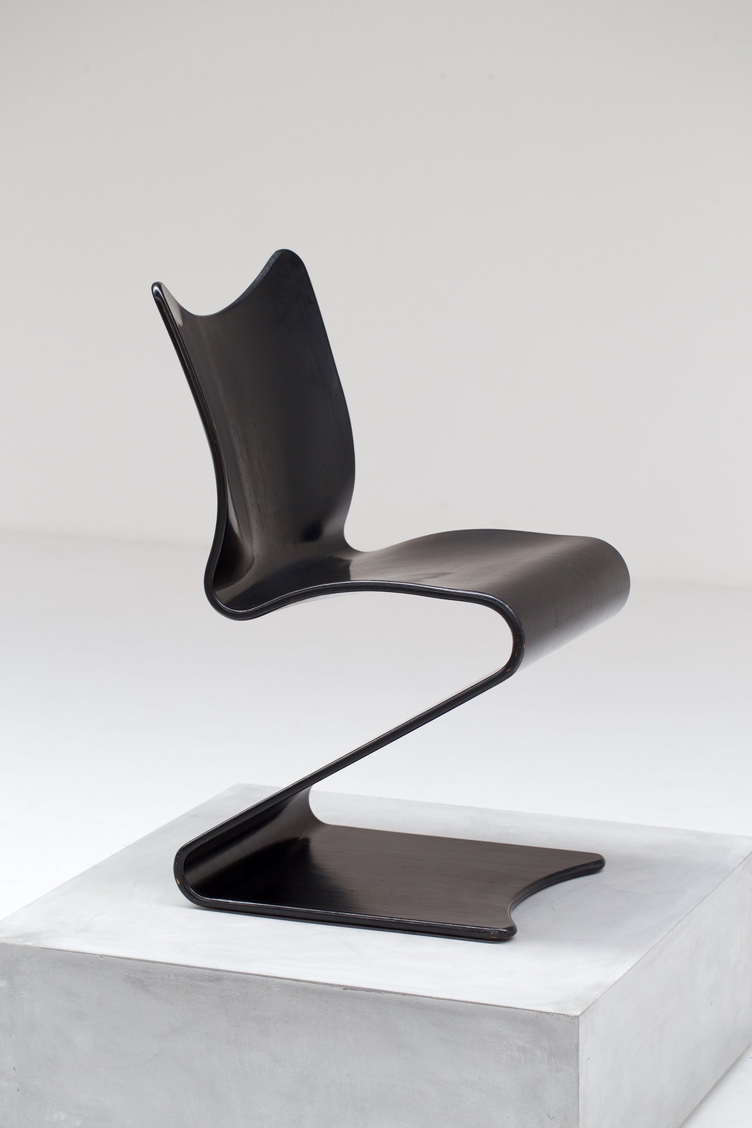 S 275 chair by Verner Panton