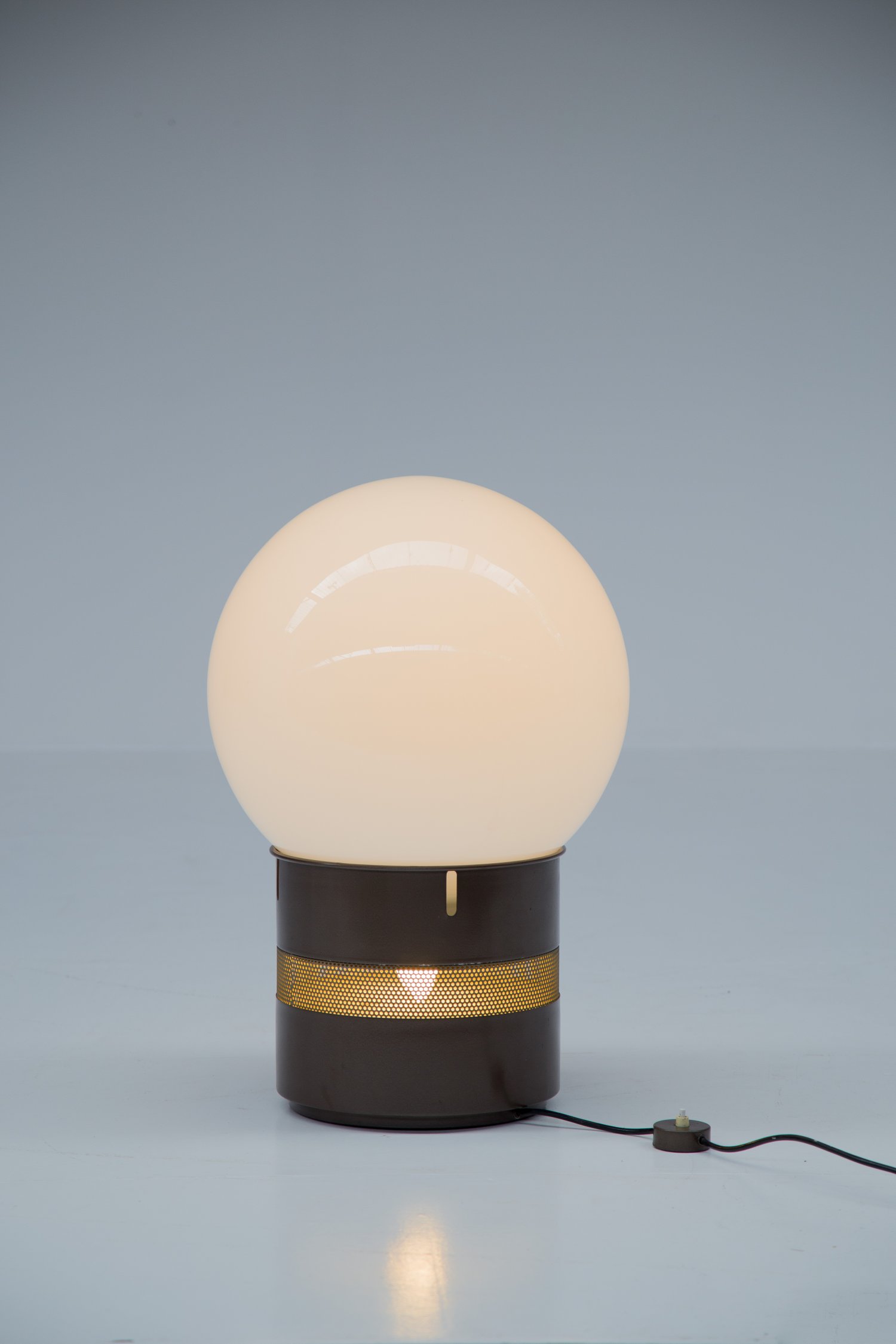 Mezzo Oracolo lamp by Gae Aulenti for Artemide