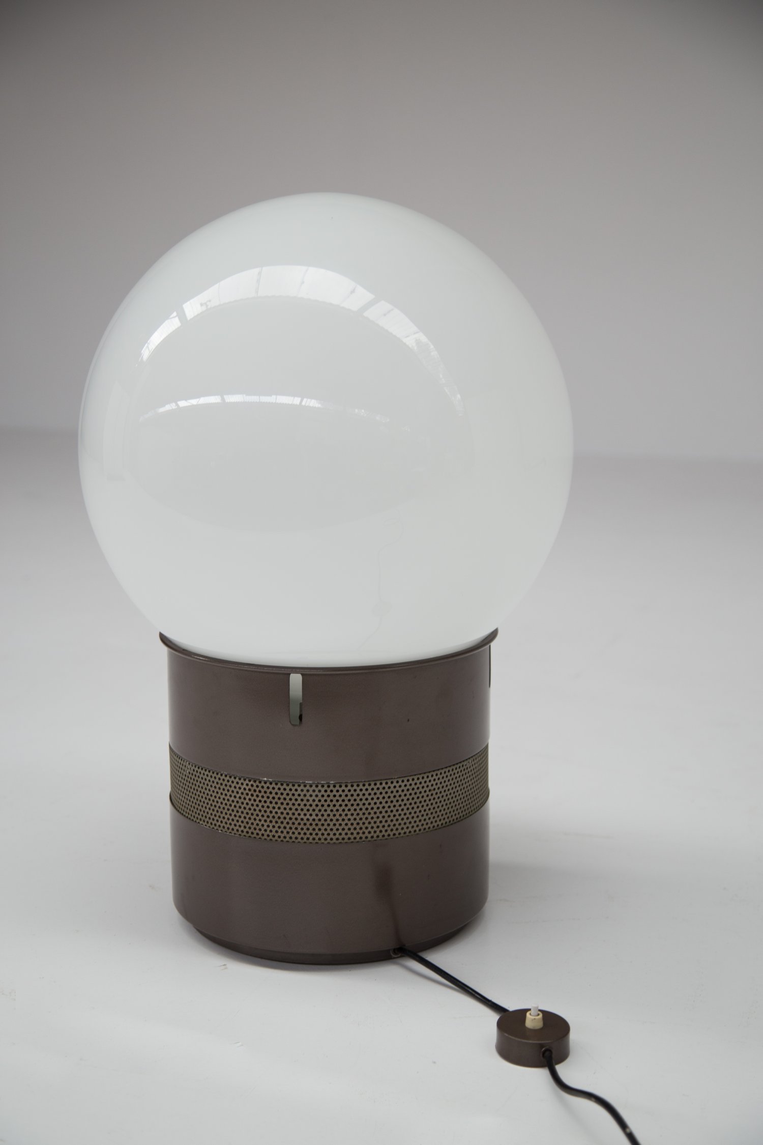 Mezzo Oracolo lamp by Gae Aulenti for Artemide