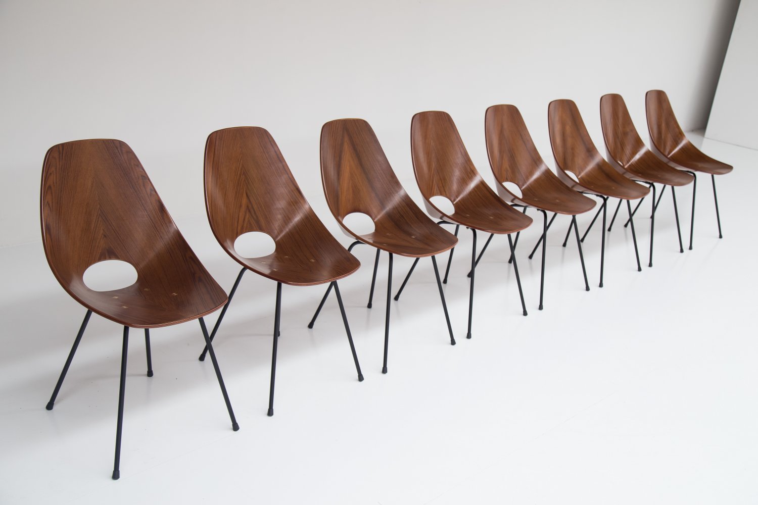 Set of 8 medea chairs by Vittorio Nobili 