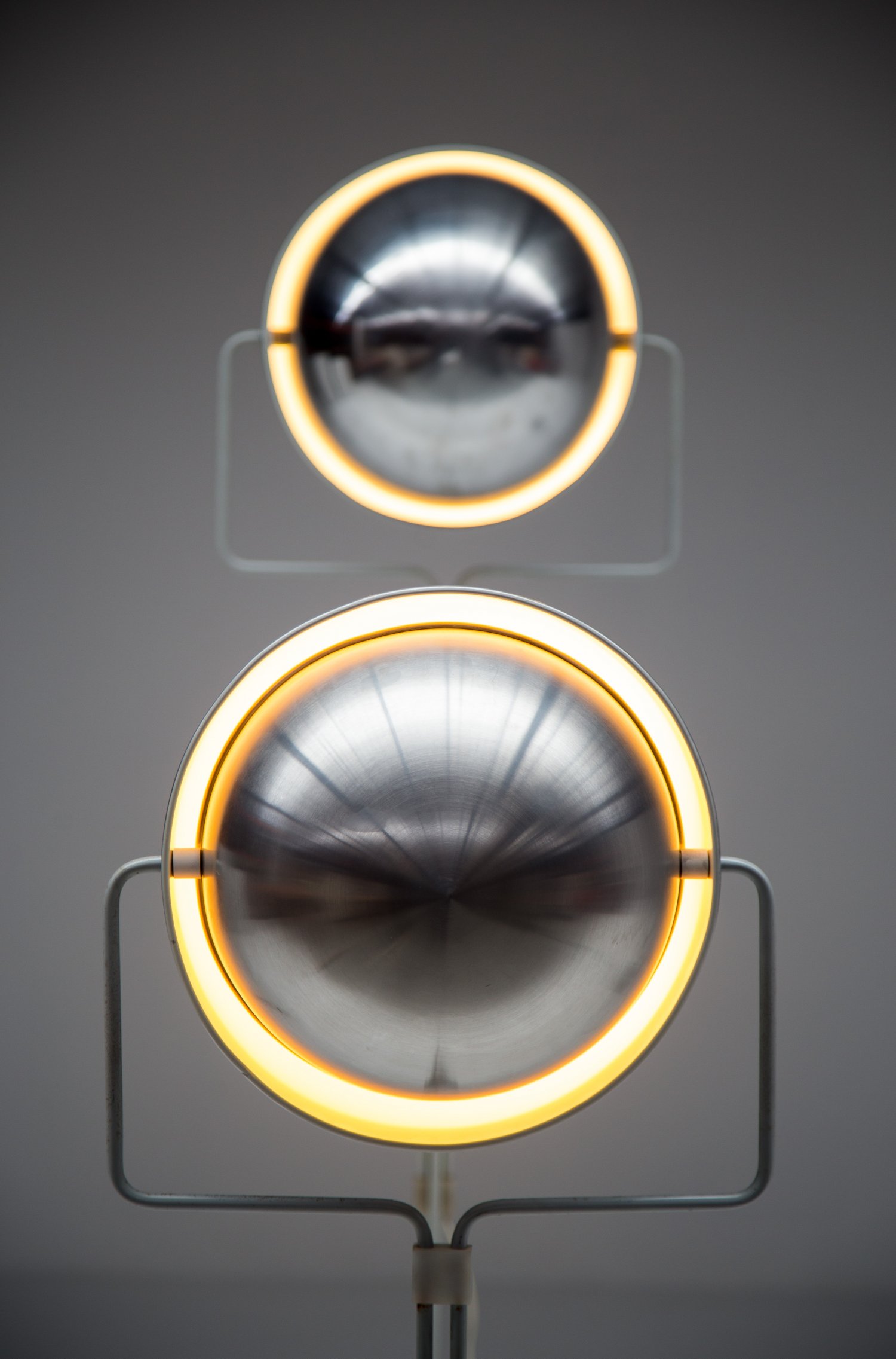 Raak Eclips floor lamp by Jelles.