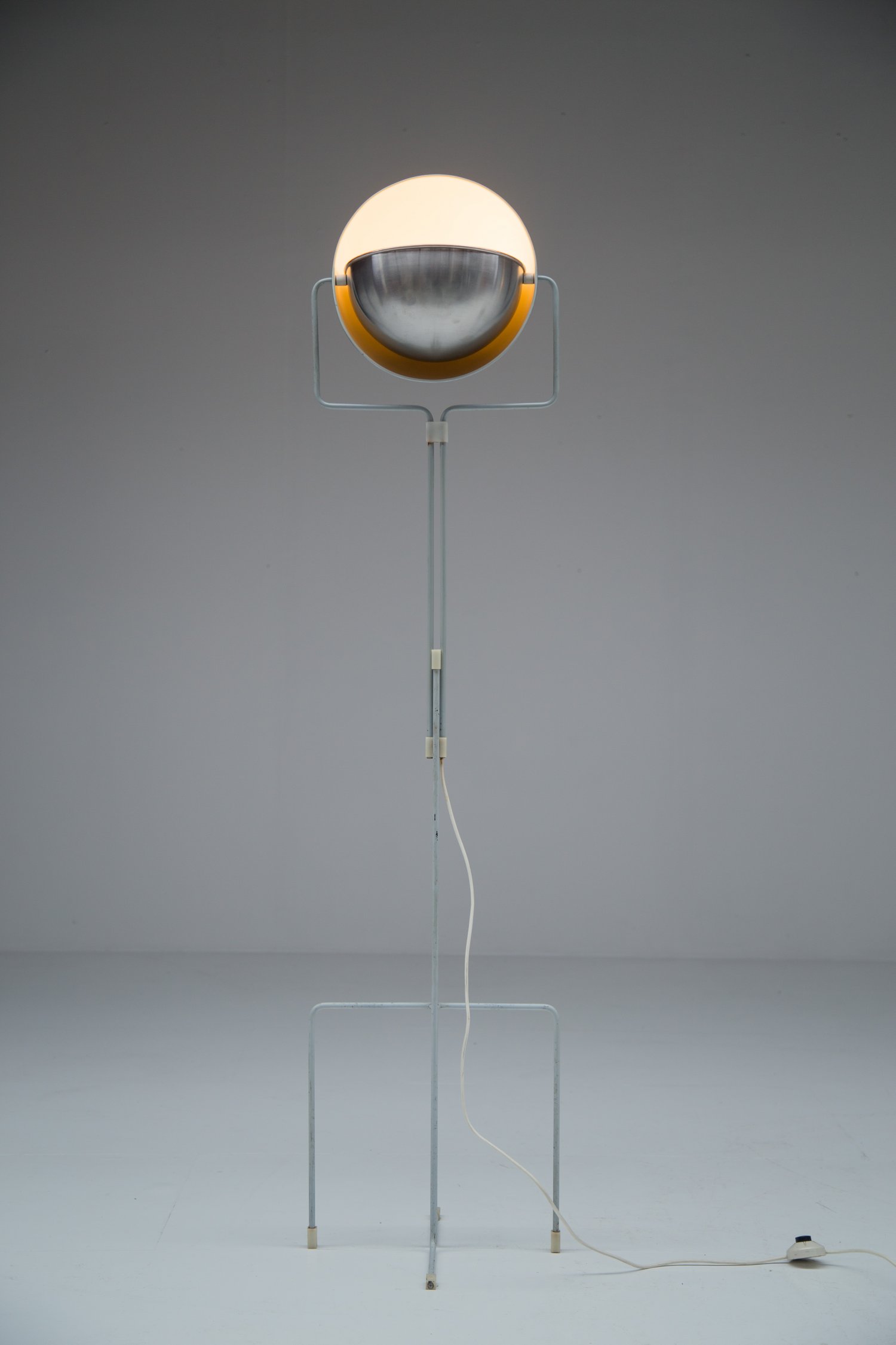 Raak Eclips floor lamp by Jelles.