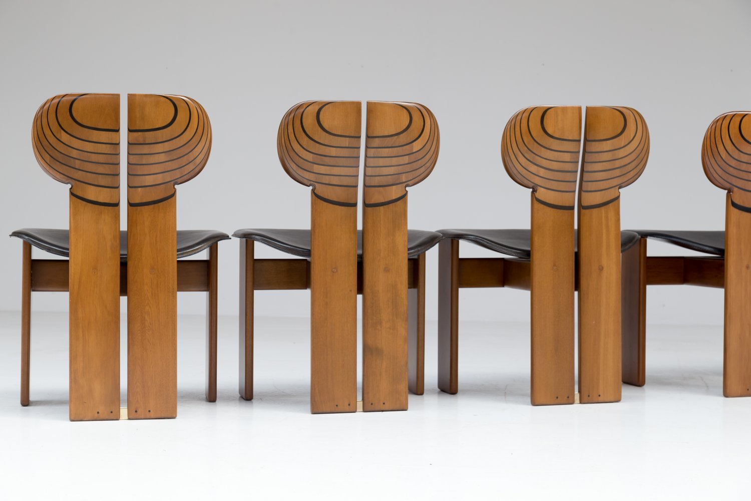 Set of 8 'Africa' chairs for Maxalto
