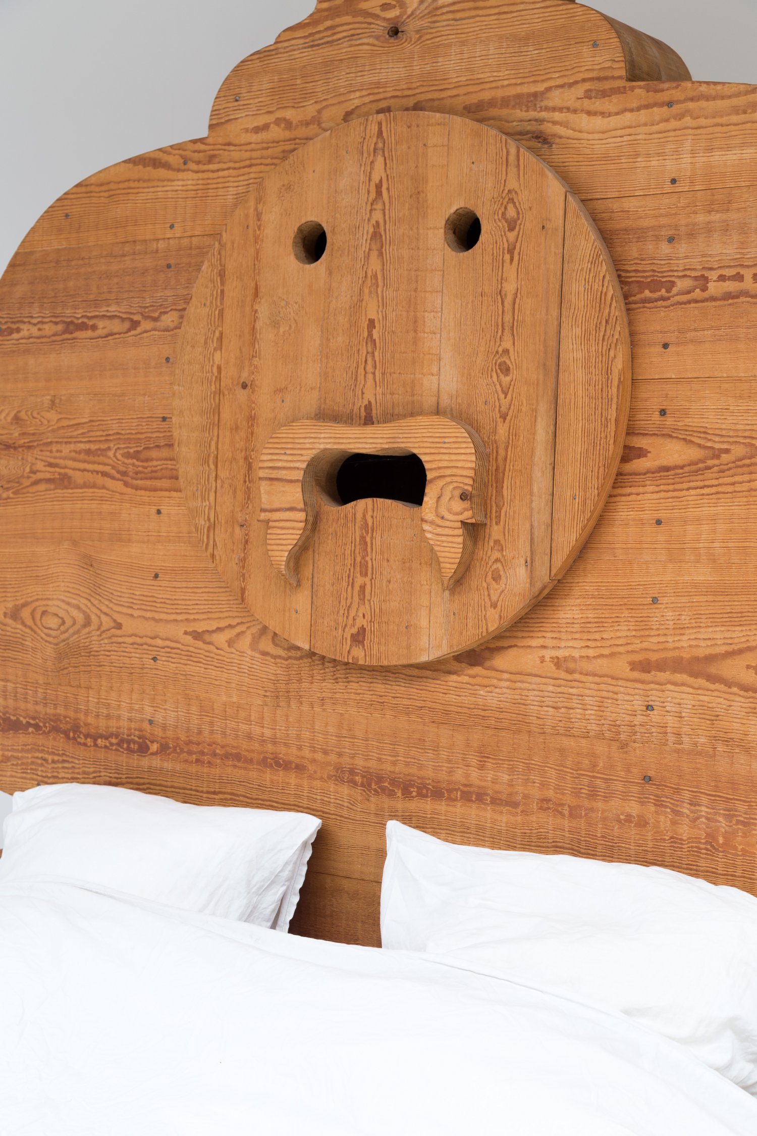 'La Bocca Della Verita' bed by Mario Ceroli