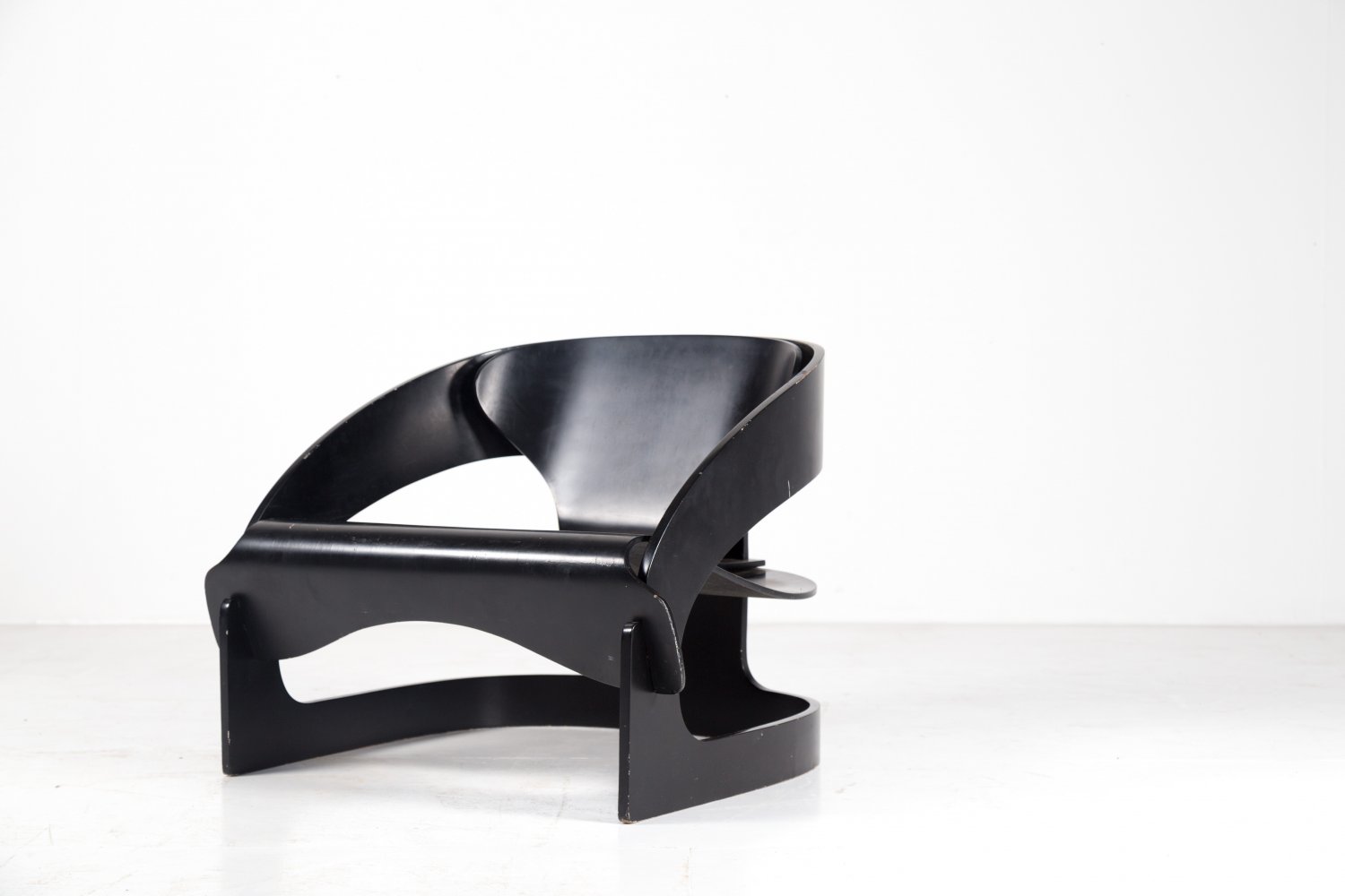 Joe colombo '4801' black plywood lounge chair