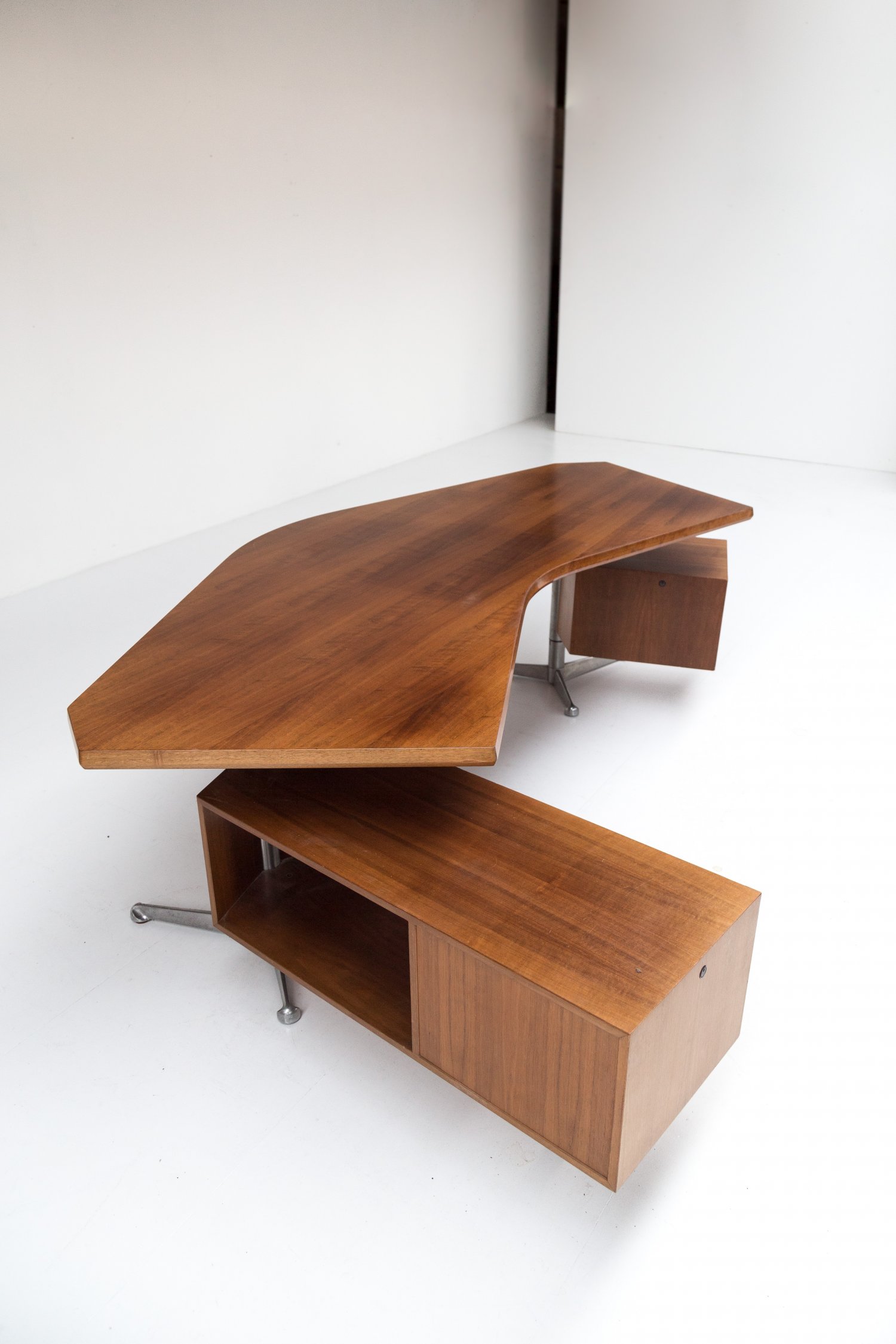 Osvaldo Borsani Boomerang desk for Tecno Milano