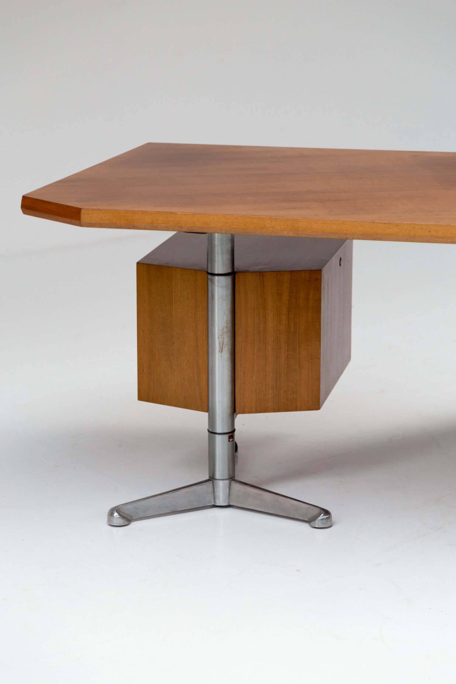 Osvaldo Borsani Boomerang desk for Tecno Milano