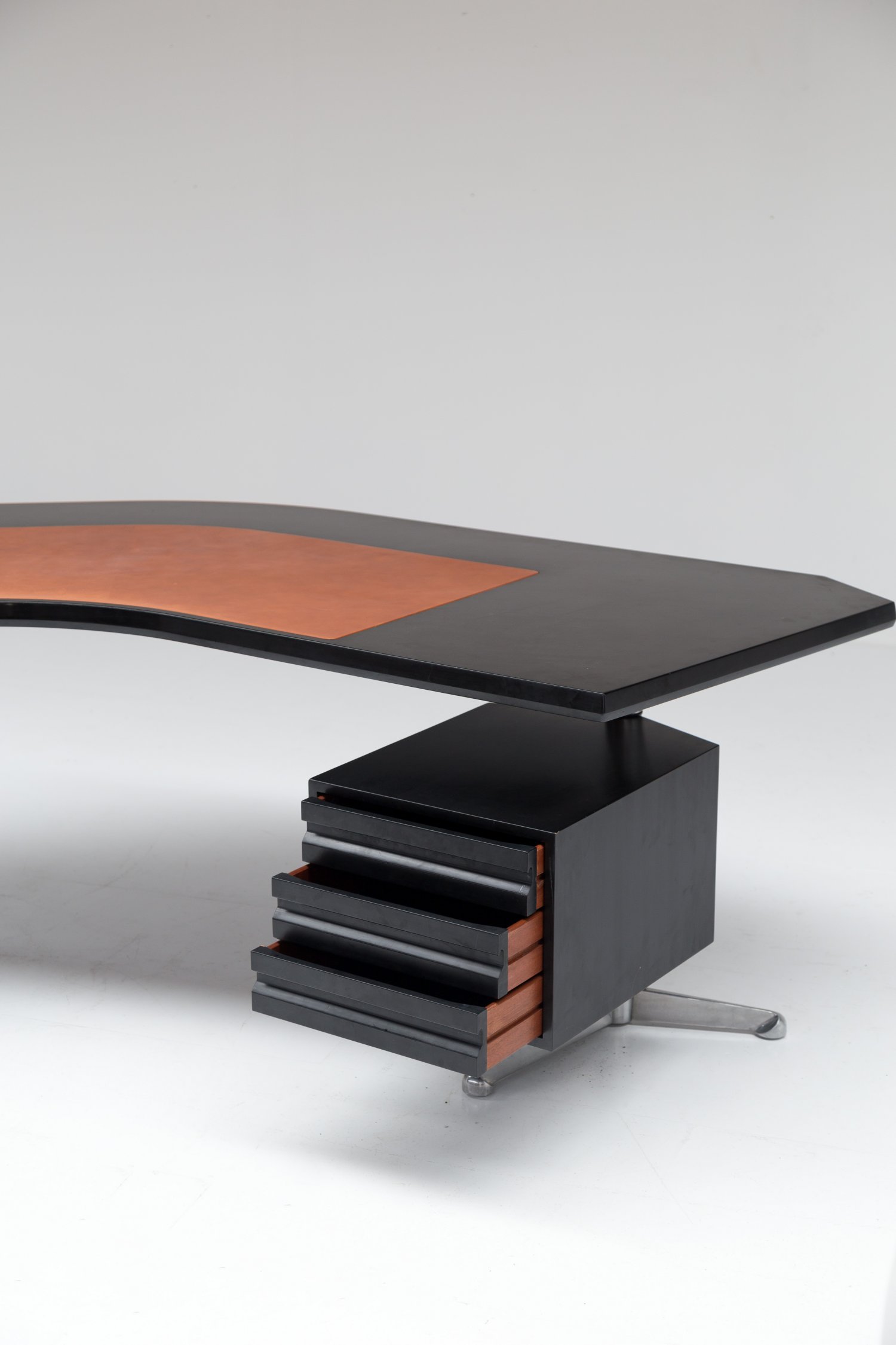 Osvaldo Borsani Boomerang desk