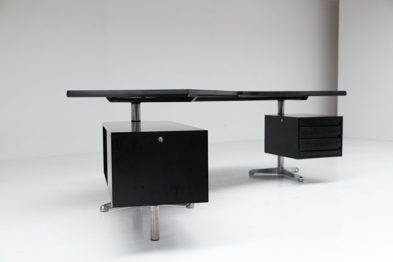 Osvaldo Borsani Boomerang desk