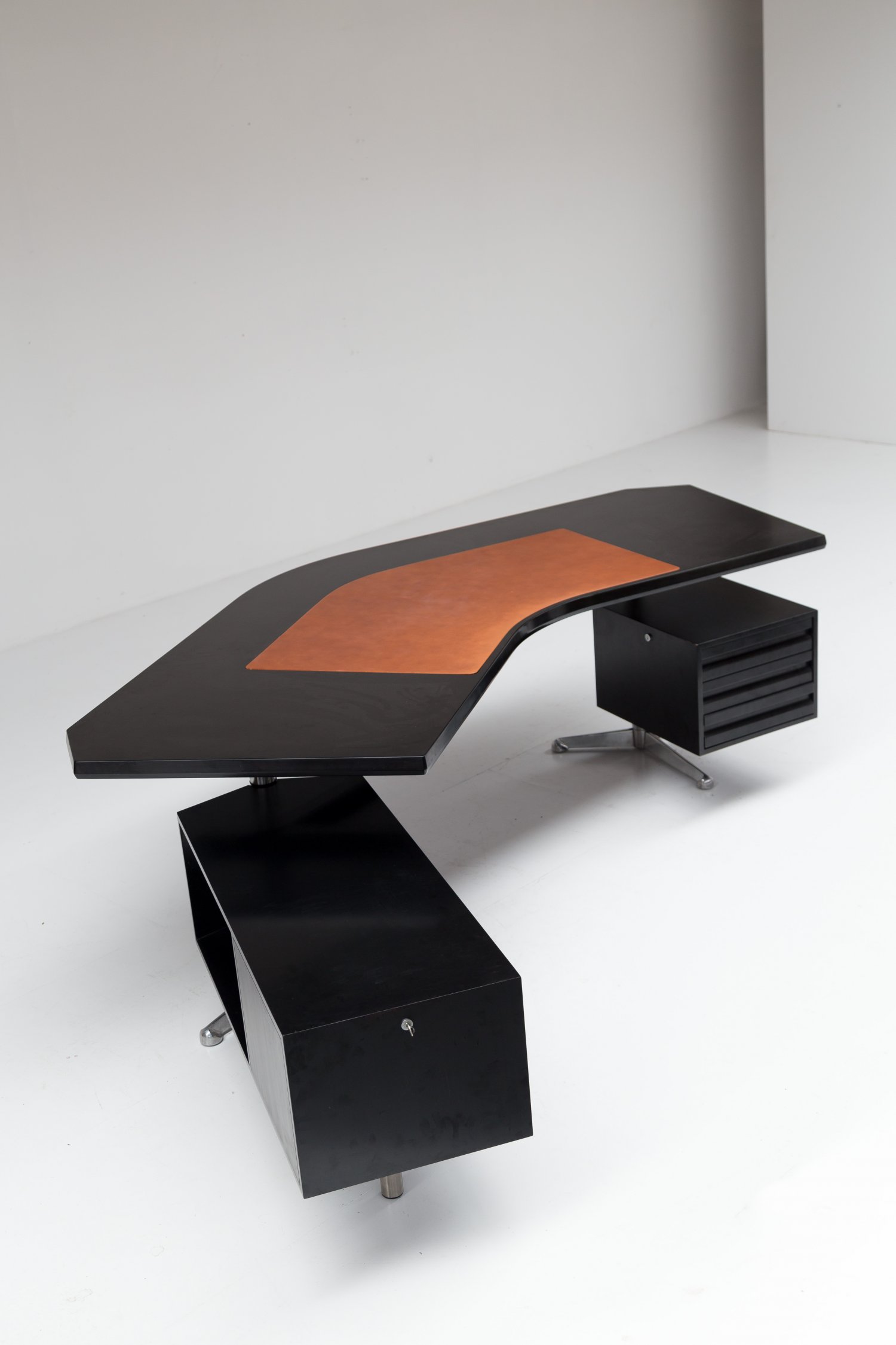 Osvaldo Borsani Boomerang desk