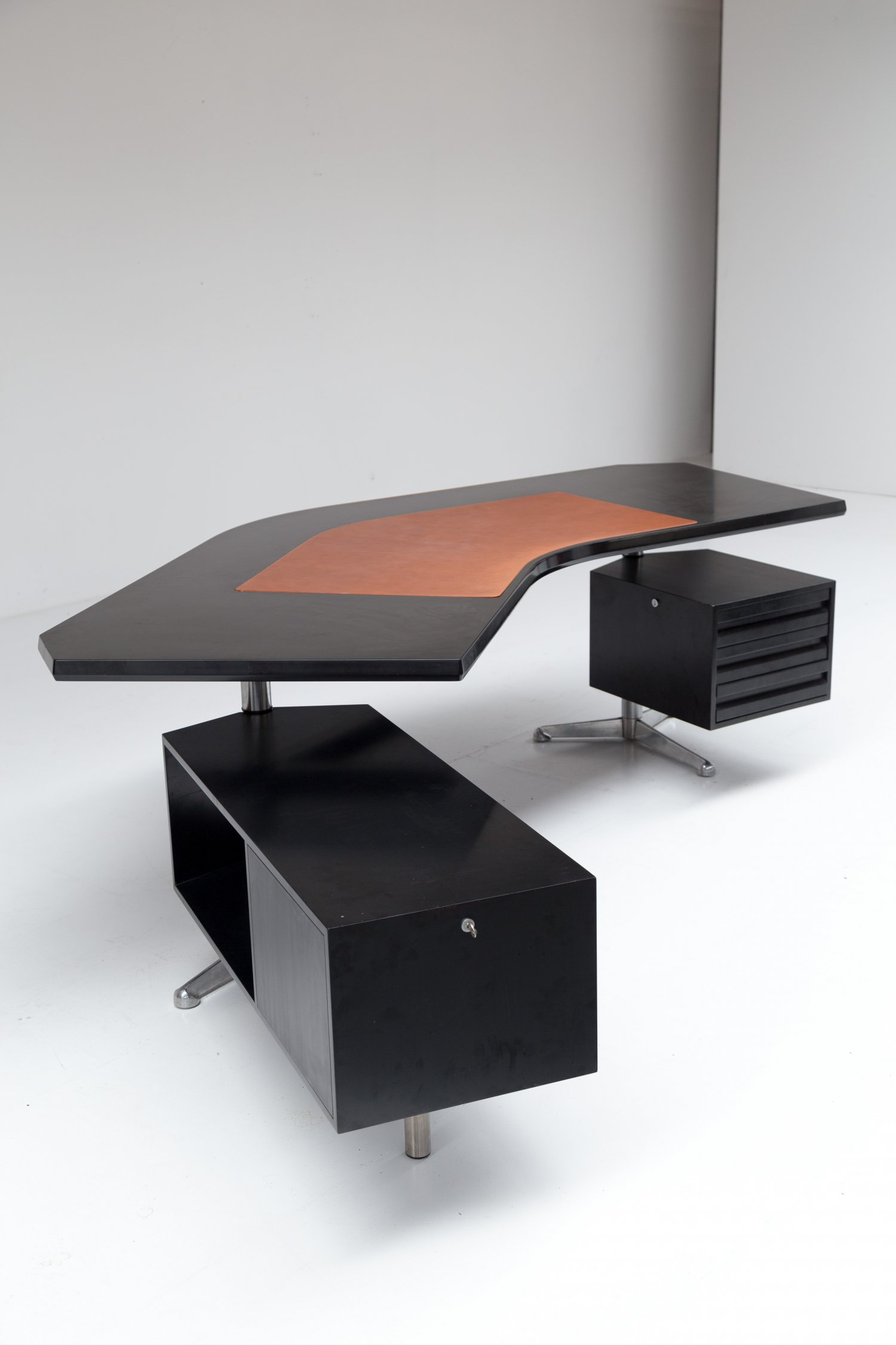 Osvaldo Borsani Boomerang desk