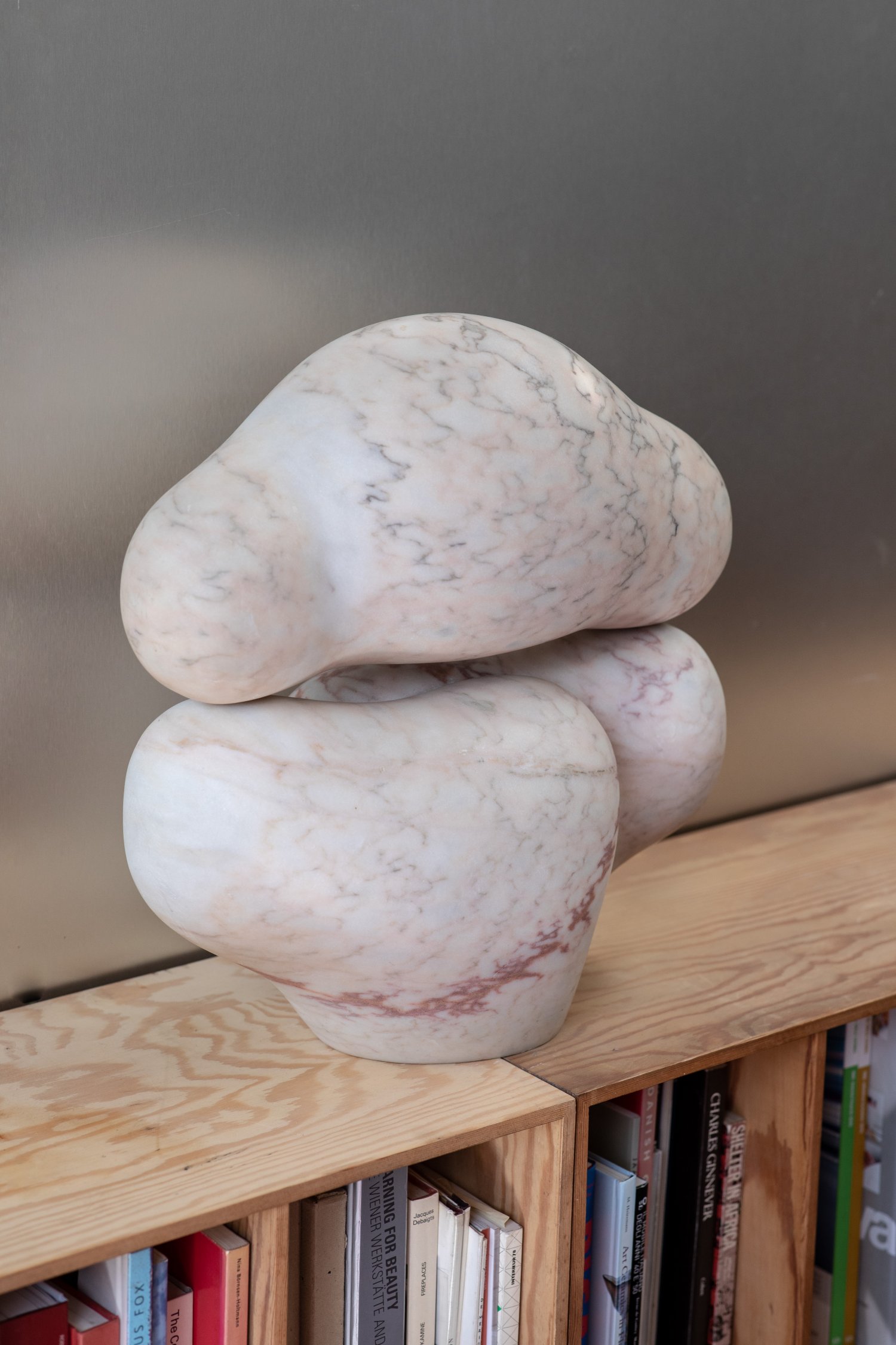 Jean-luc Verpoucke sculpture in Rose Aurora marble