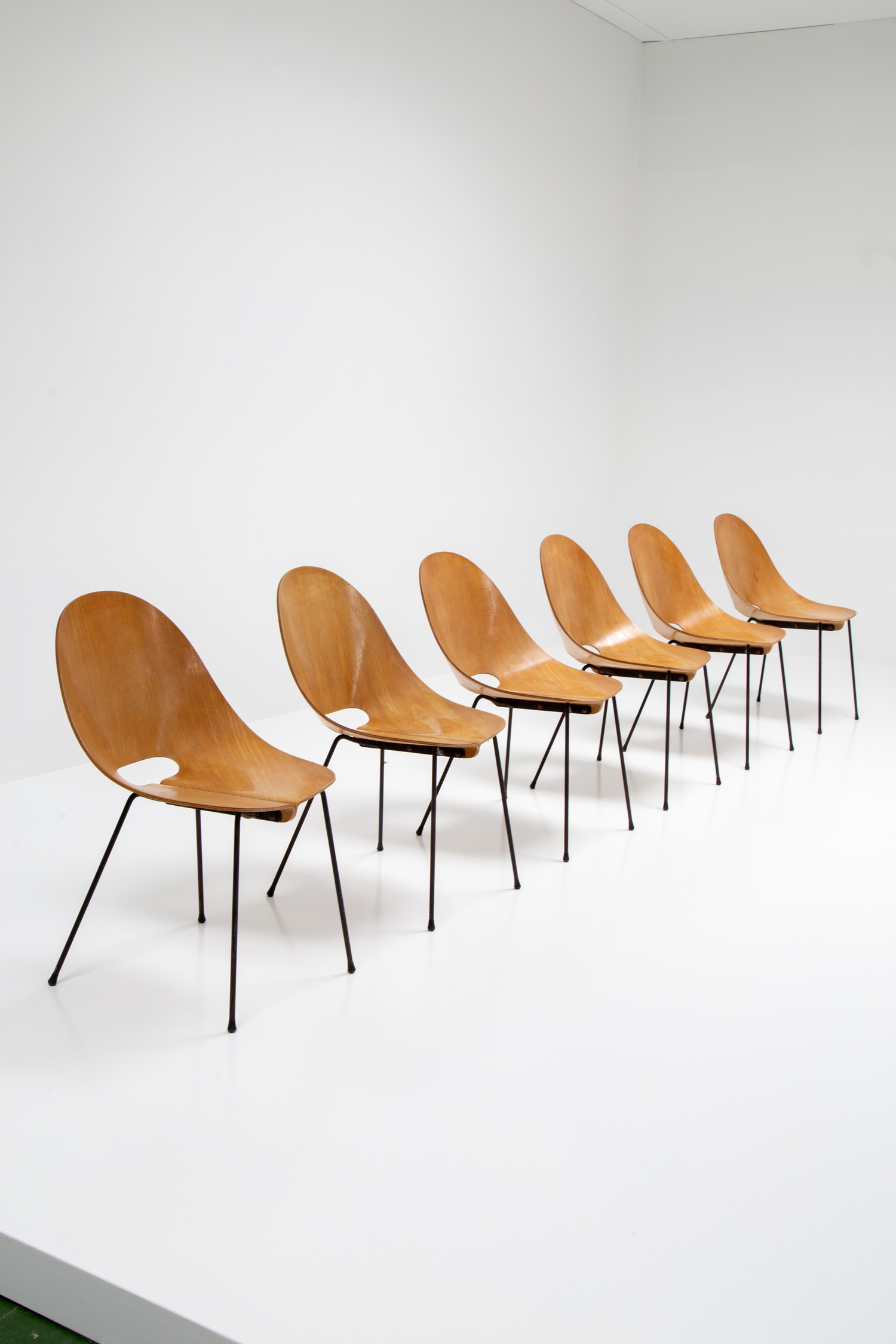 Beautiful set of 6 chairs by Carlo Ratti for Societa Compensati Curvati