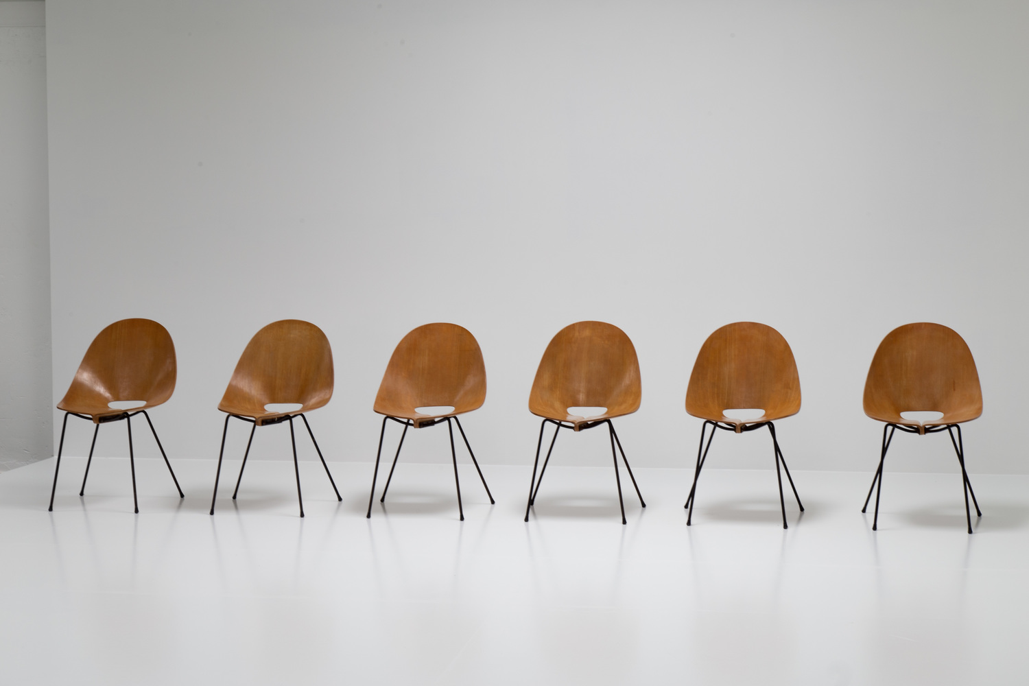 Beautiful set of 6 chairs by Carlo Ratti for Societa Compensati Curvati