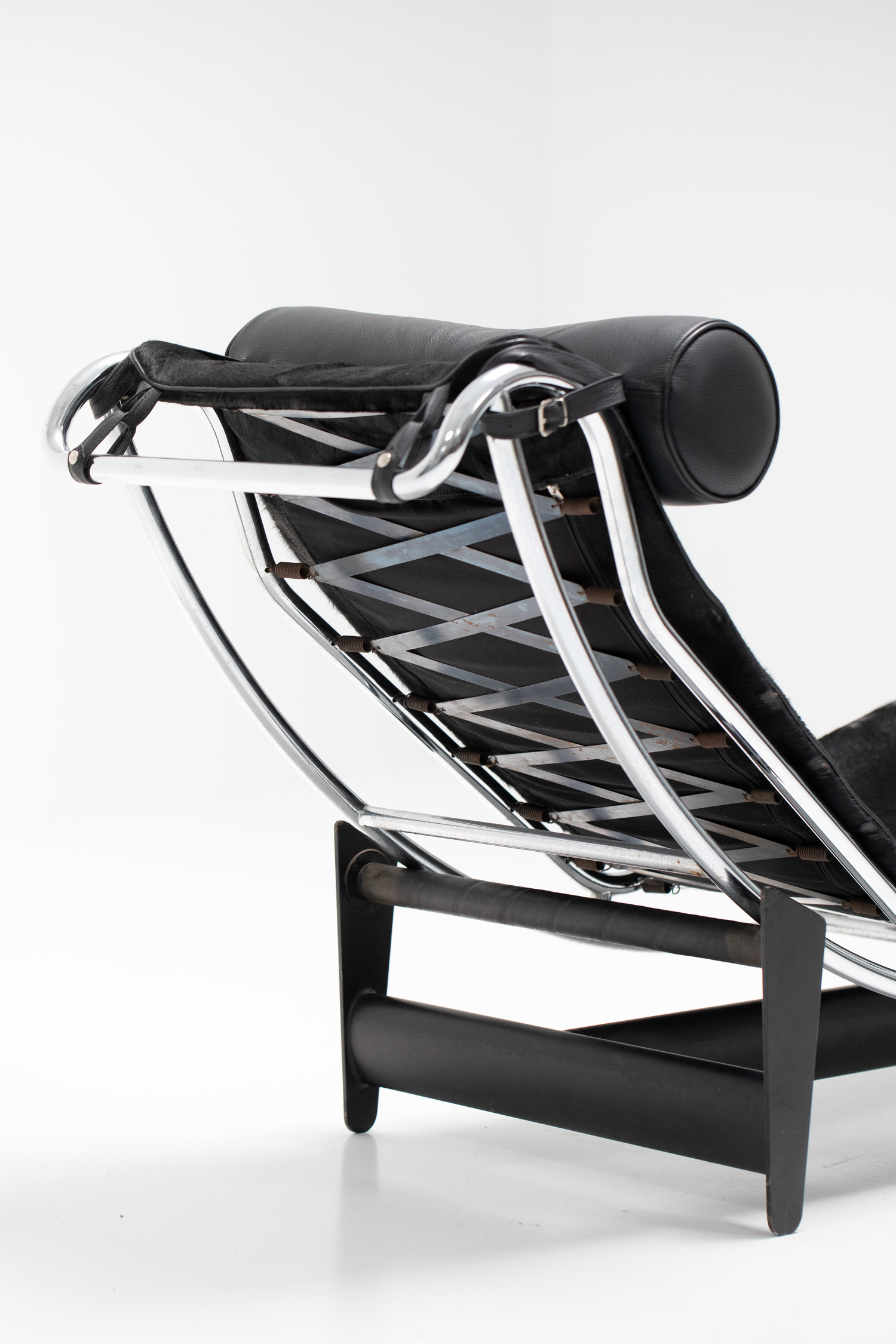 LC 104 Chaise-longue Le Corbusier Heidi Weber