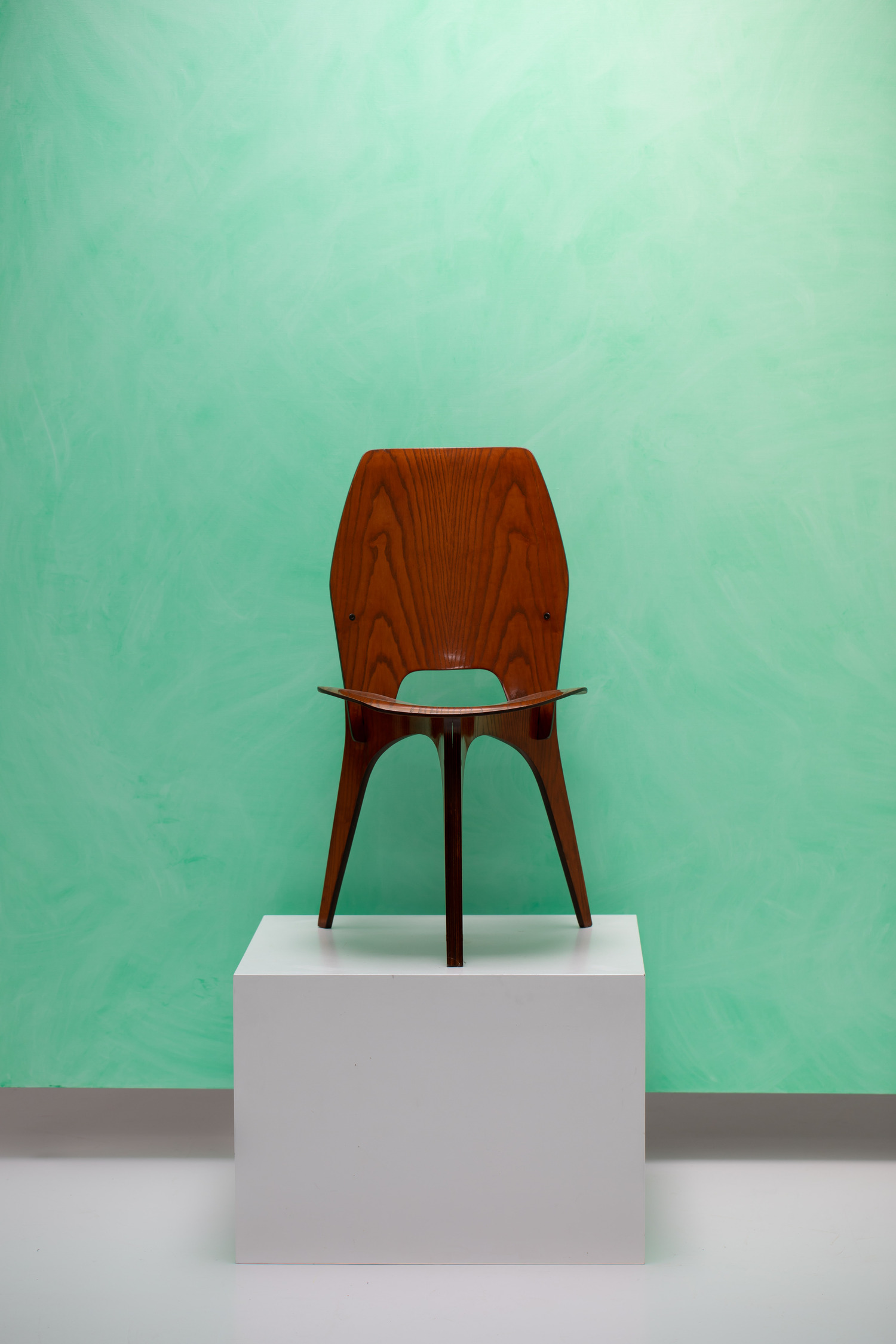 Pair of chairs by Eugenio Gerli for Tecno