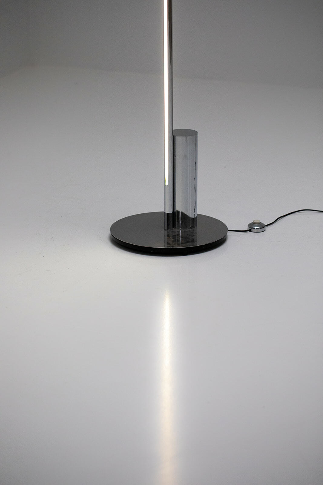 Nanda Vigo lamp by Arredoluce