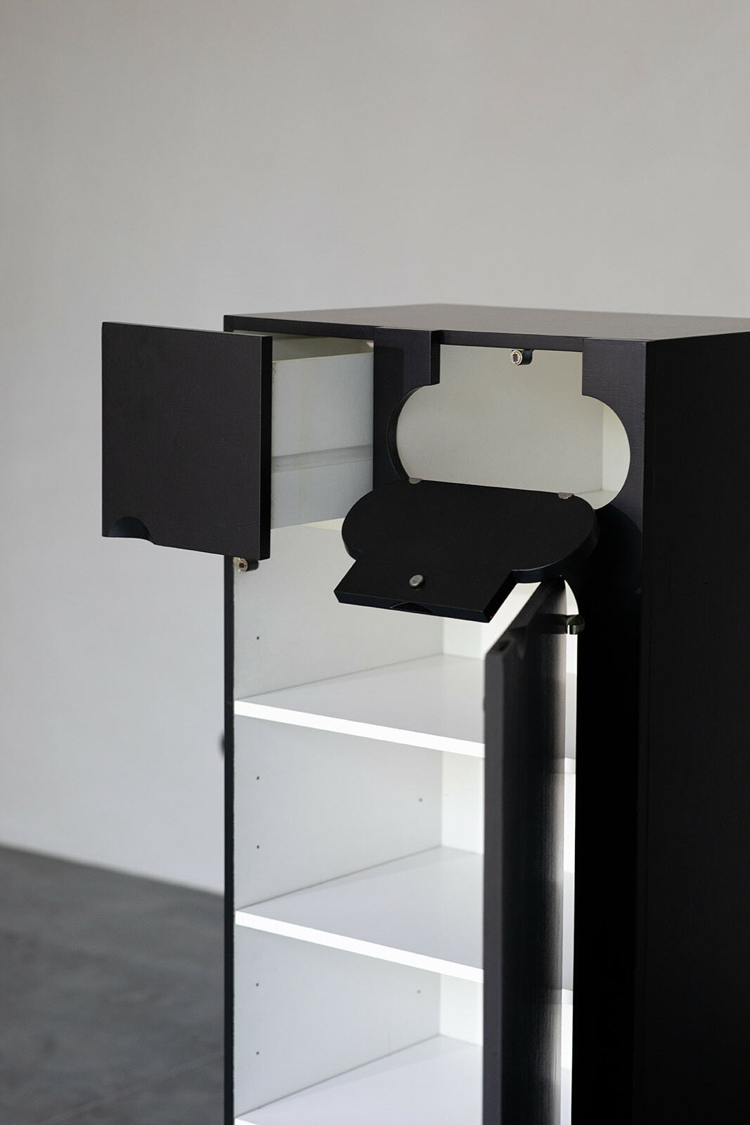 Klaus Vogt 'Squadra' cabinet