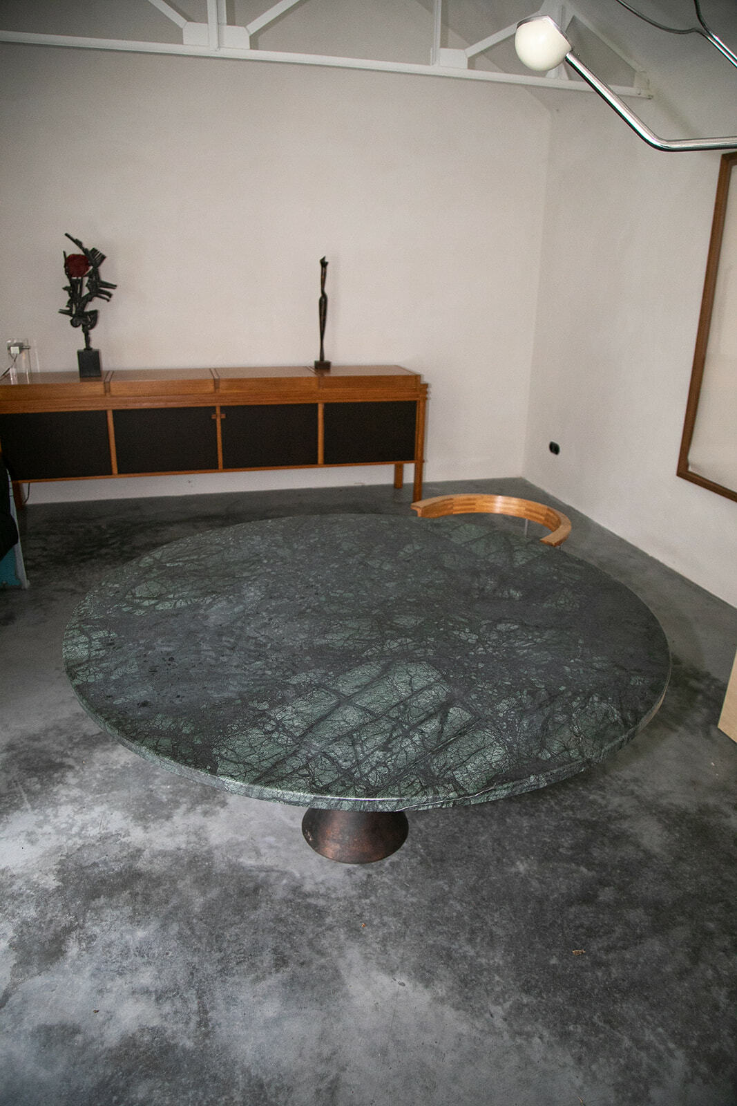 Angelo Mangiarotti table with bronze base and Verde Alpi marble / Bernini
