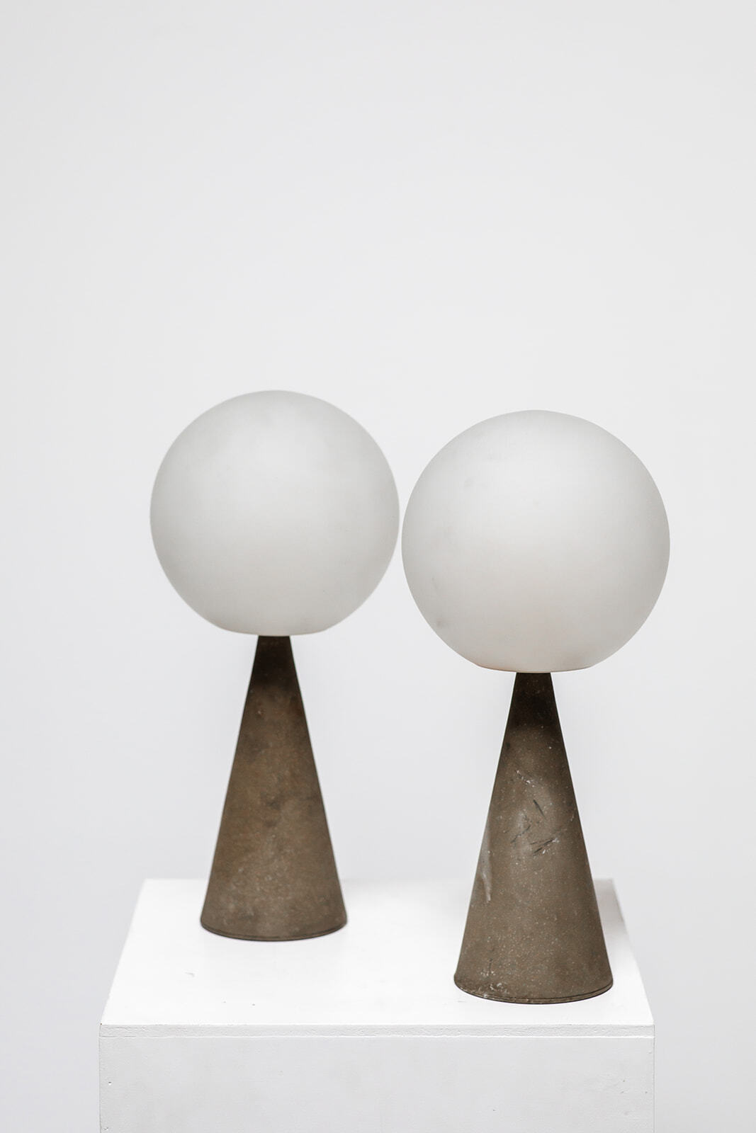 Pair of Bilia lamps by Gio Ponti for Fontana Arte