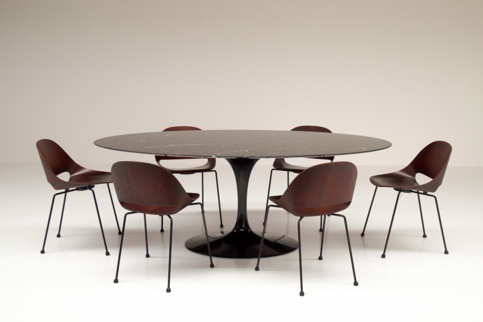 knoll-tulip-tabel-eero-saarinen-big-dining-table.jpg